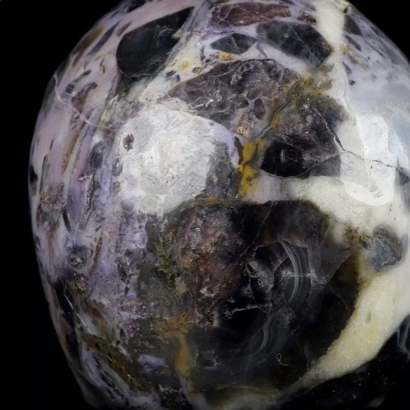 4.7" FLUORITE Carved Crystal Skull, Realistic - Picture 4 of 7